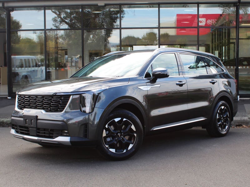 2025 Kia Sorento LX+ image 1