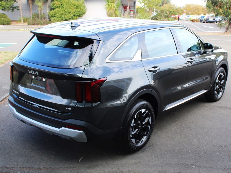 2025 Kia Sorento LX+ image 5