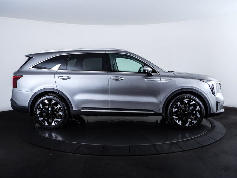 2025 Kia Sorento Premium 2.2L Diesel Auto AWD image 2