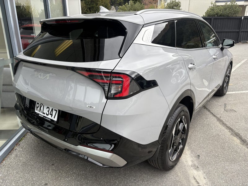 2025 Kia Sportage 1.6T Hybrid Earth AWD image 5