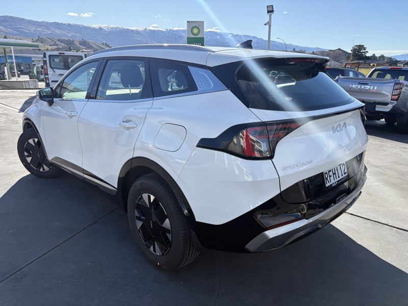 2025 Kia Sportage 1.6T Hybrid Light AWD image 4