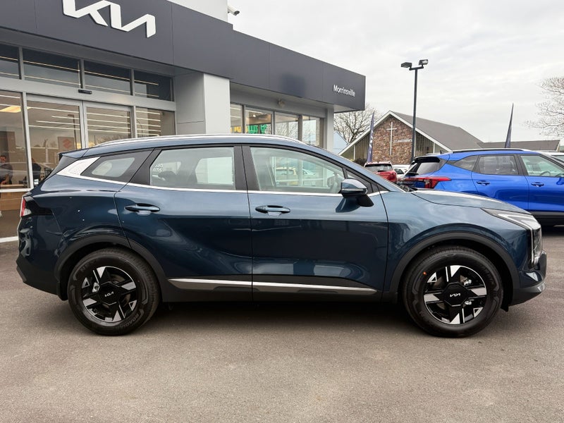 2025 Kia Sportage 1.6T LX 2WD image 3