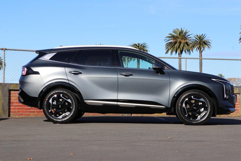 2025 Kia Sportage Earth HEV AWD image 3