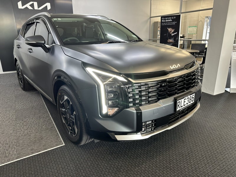 2025 Kia Sportage Earth Hev Awd 1.6Pht image 1