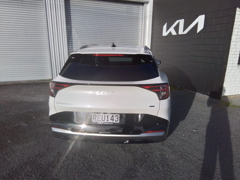 2025 Kia Sportage Earth Hybrid AWD image 5