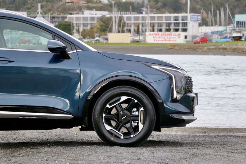 2025 Kia Sportage HEV Earth AWD A/T image 4