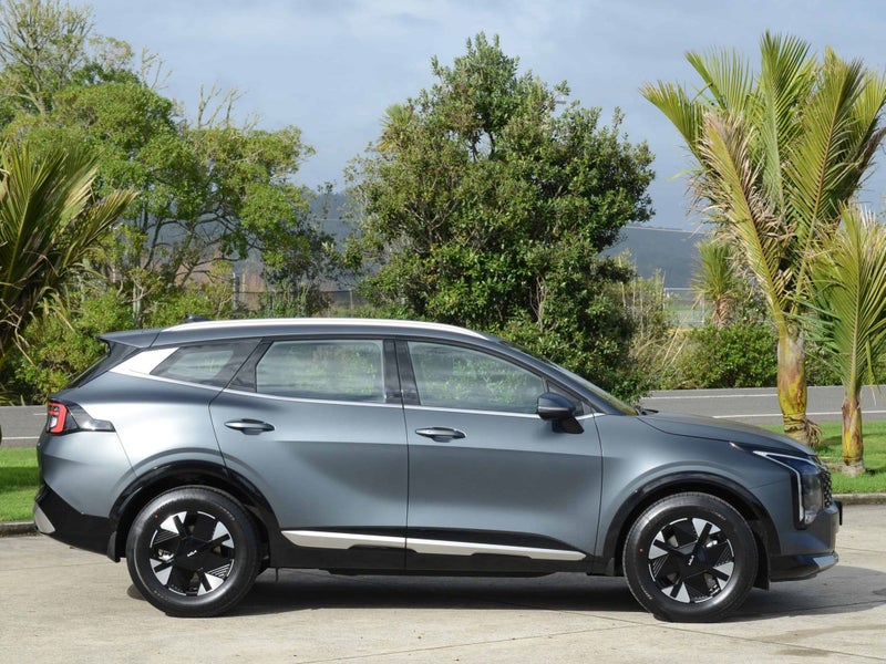 2025 Kia Sportage HEV Light 2WD image 2
