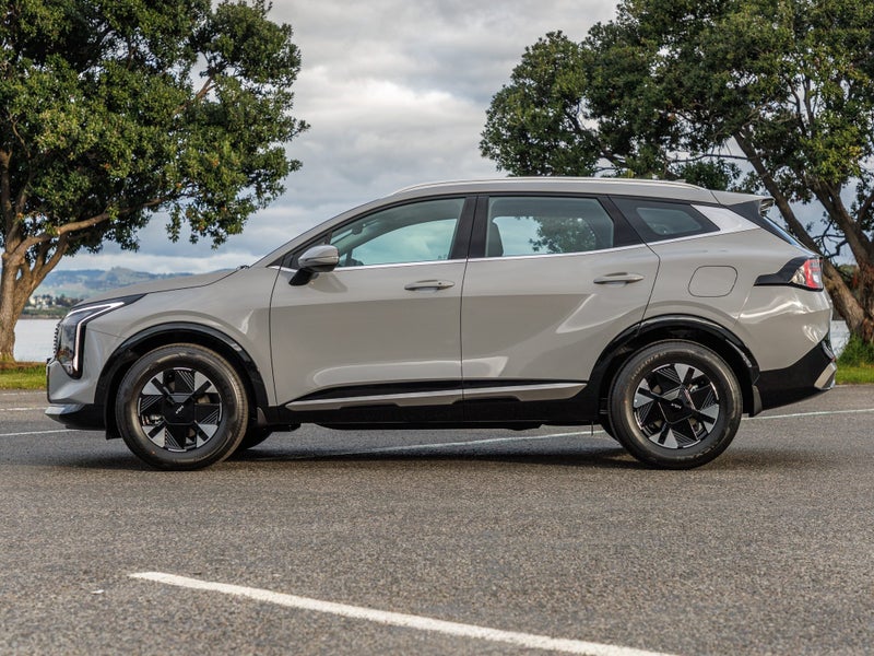 2025 Kia Sportage HEV LIGHT 2WD image 3