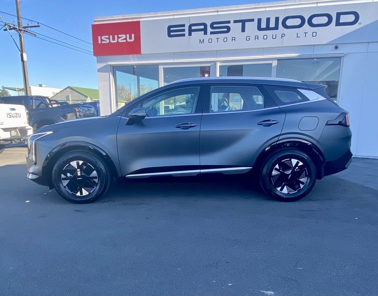 2025 Kia Sportage HEV Light 2WD auto image 2