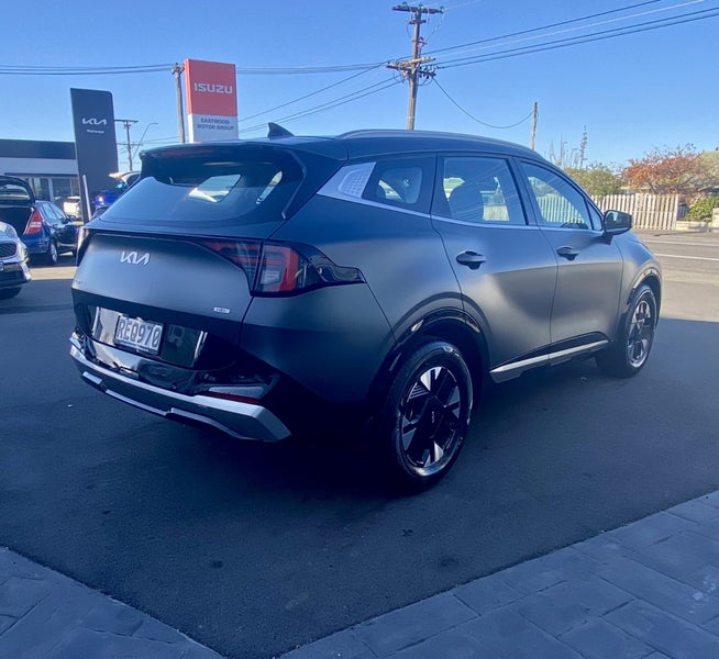 2025 Kia Sportage HEV Light 2WD auto image 4
