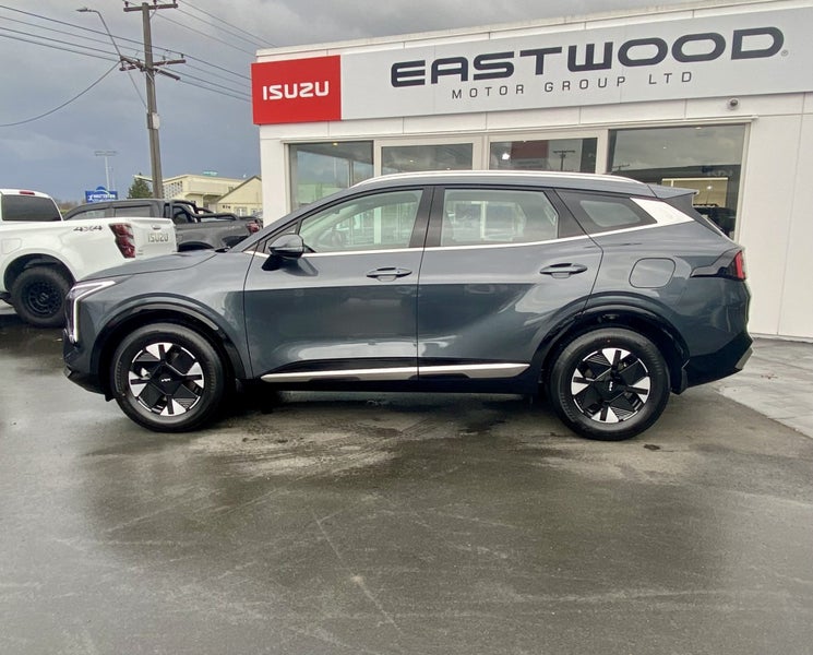 2025 Kia Sportage HEV Light AWD Auto image 2