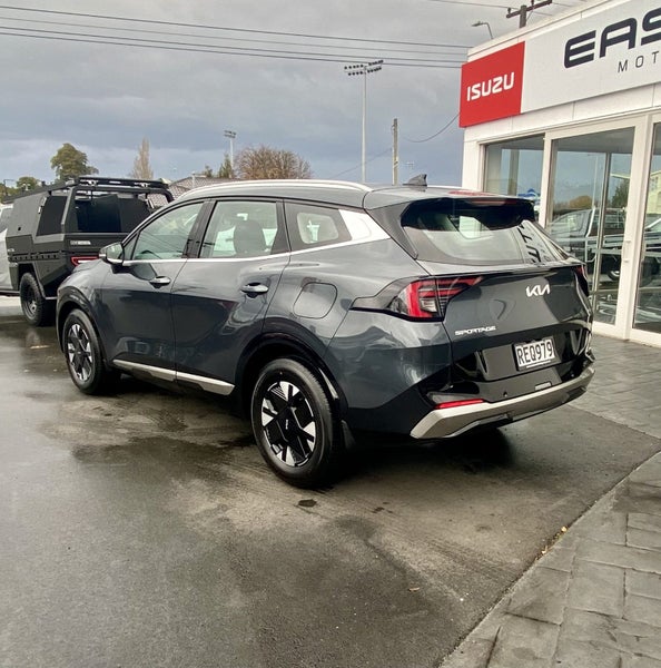2025 Kia Sportage HEV Light AWD Auto image 3