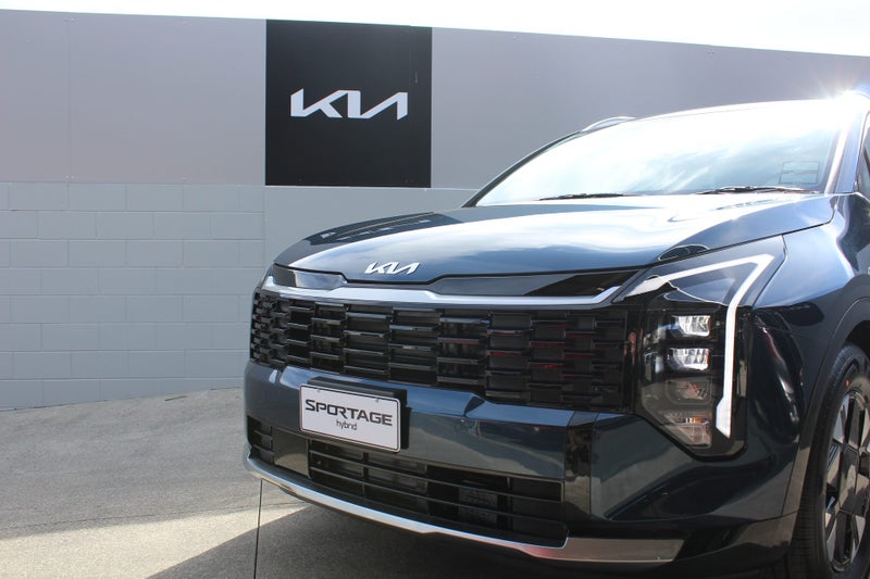 2025 Kia Sportage HYBRID HEV Light 1.6L Turbo AWD image 3