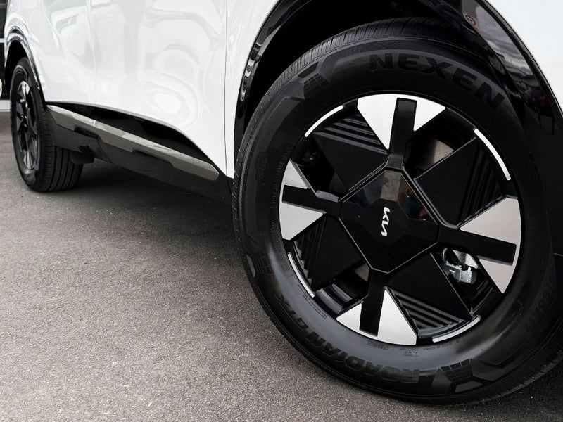 2025 Kia Sportage Light HEV 2WD image 2