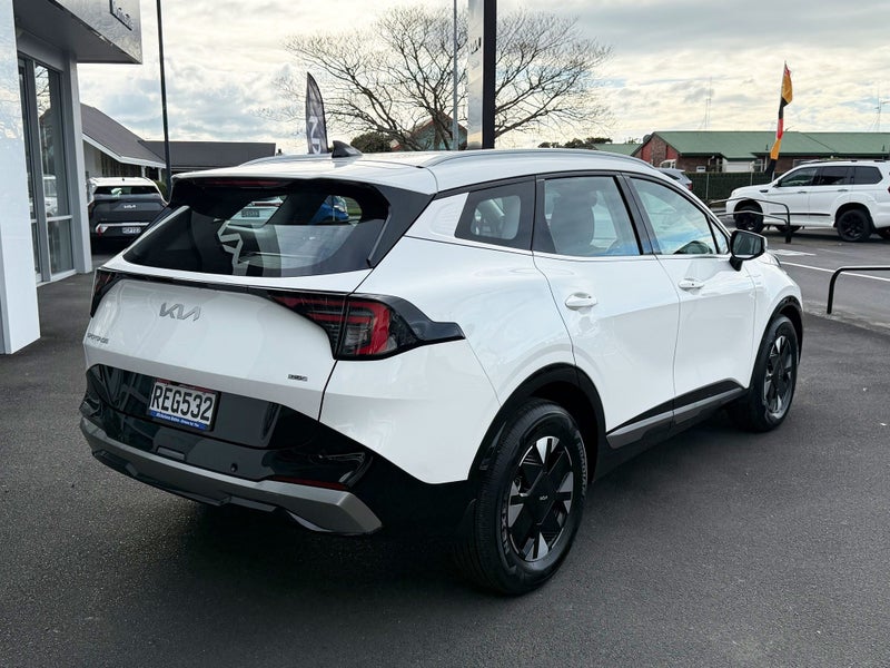 2025 Kia Sportage Light HEV 2WD image 4