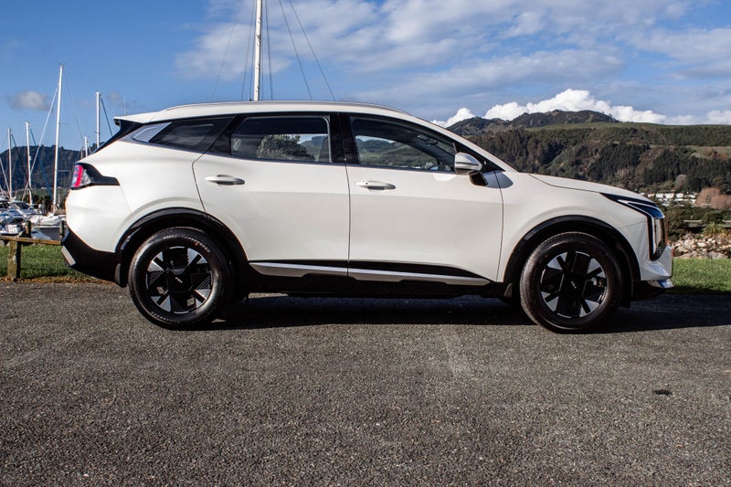 2025 Kia Sportage Light HEV AWD 1.6PHT image 4