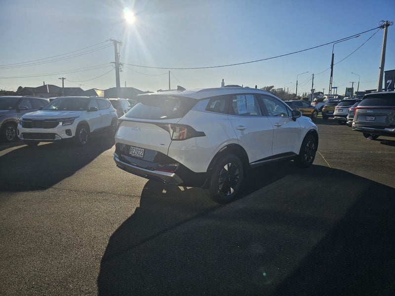 2025 Kia Sportage LIGHT HEV AWD 1.6PHT image 5