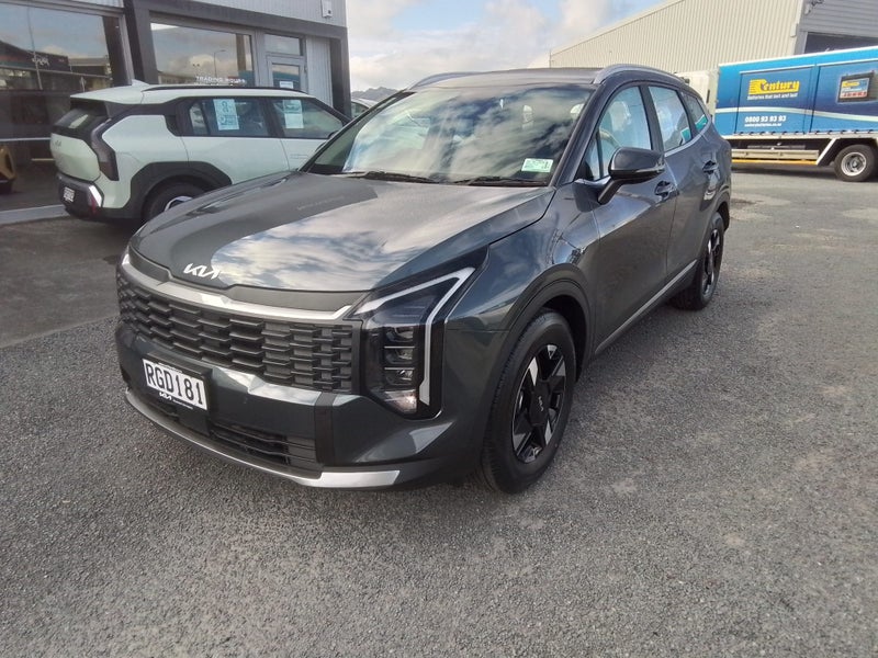 2025 Kia Sportage LX 1.6 turbo 8 speed auto image 3