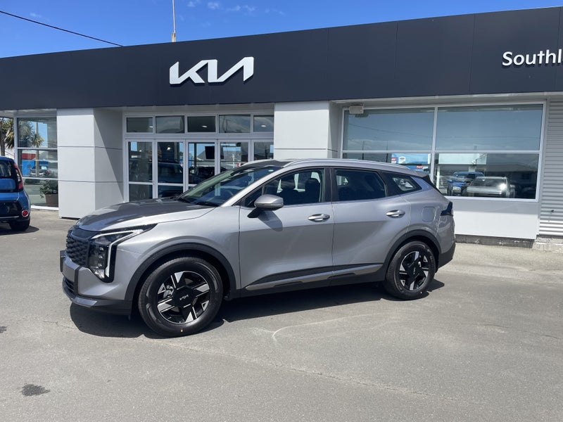 2025 Kia Sportage LX 1.6T image 4