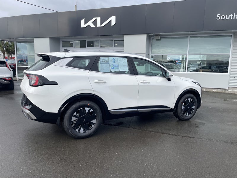 2025 Kia Sportage LX 1.6T 2WD image 2