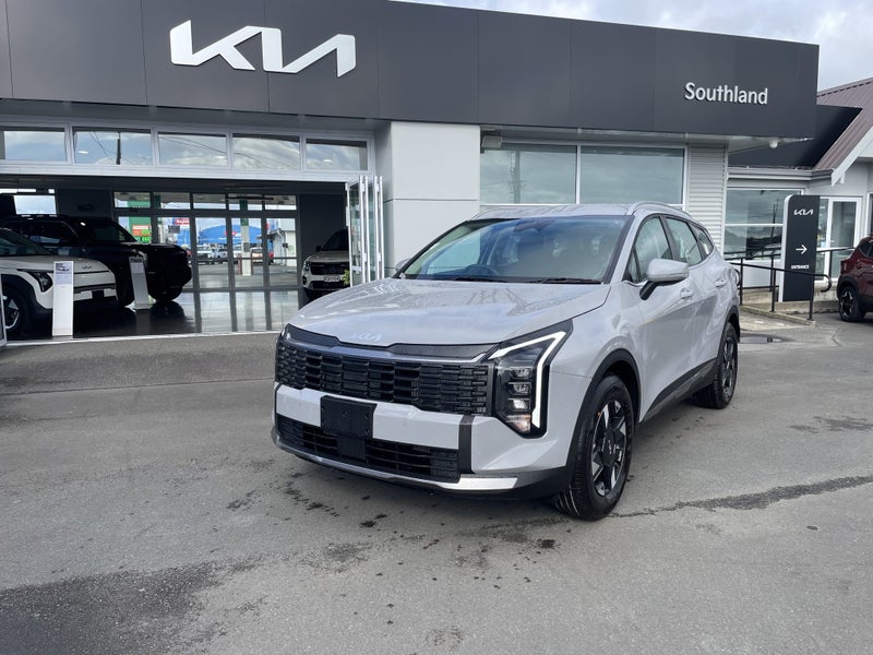 2025 Kia Sportage LX 1.6T 2WD image 2