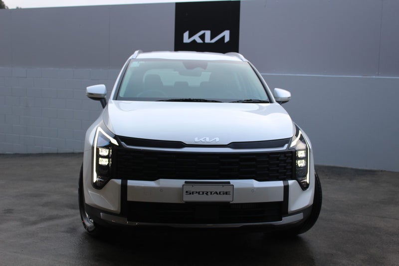 2025 Kia Sportage LX 2WD 1.6L Petrol Turbo image 4