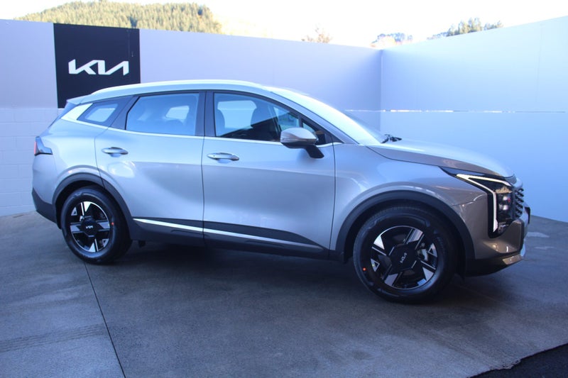 2025 Kia Sportage LX 2WD 1.6L Petrol Turbo image 4