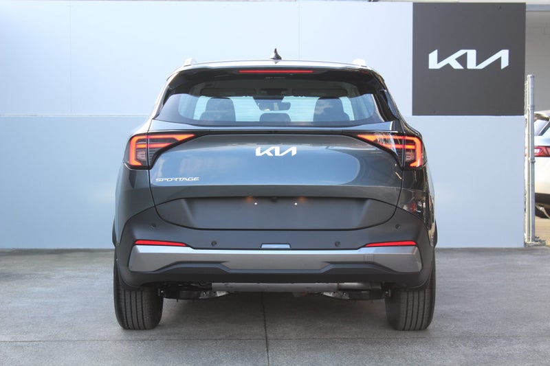 2025 Kia Sportage LX 2WD 1.6L Petrol Turbo image 4