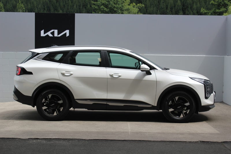 2025 Kia Sportage LX 2WD 1.6L Petrol Turbo image 3