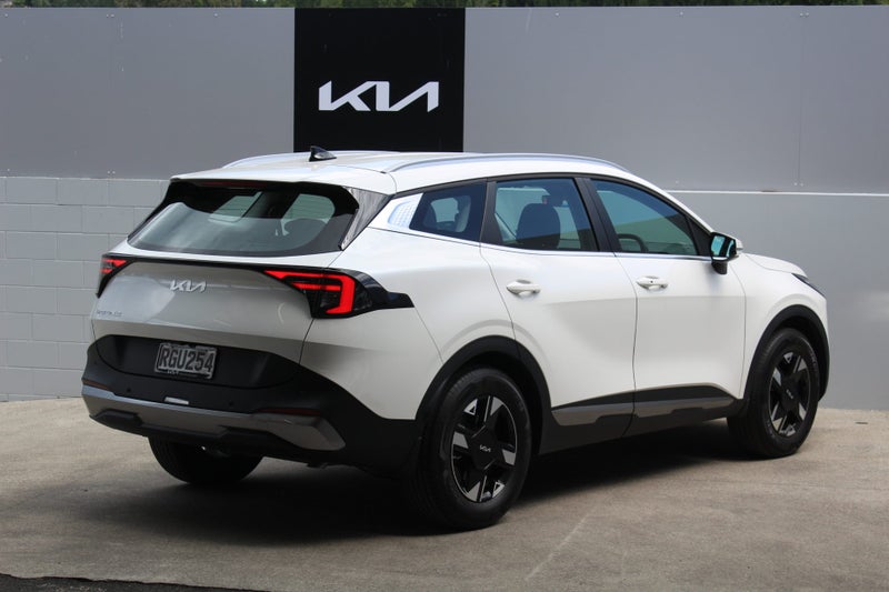 2025 Kia Sportage LX 2WD 1.6L Petrol Turbo image 4