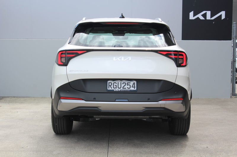 2025 Kia Sportage LX 2WD 1.6L Petrol Turbo image 5