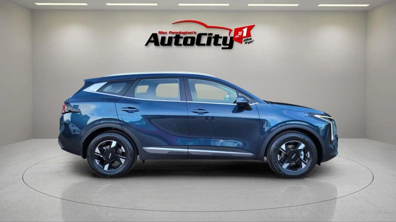 2025 Kia Sportage LX 2WD 1.6P Turbo image 3