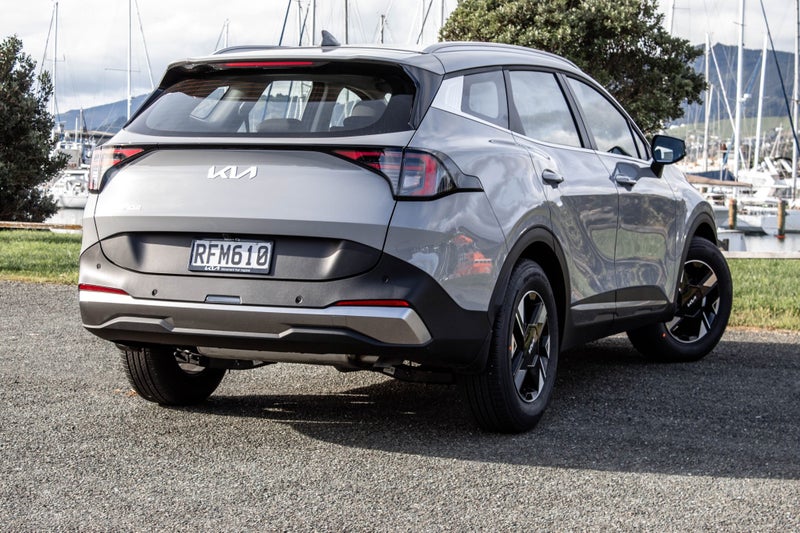 2025 Kia Sportage LX 2WD 1.6PT/8AT image 2
