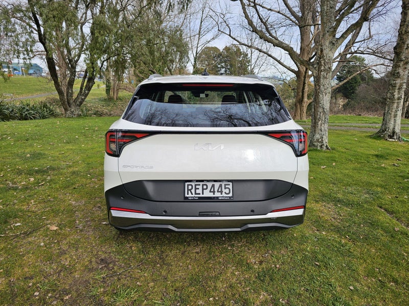 2025 Kia Sportage LX 2WD 1.6PT/8AT image 4