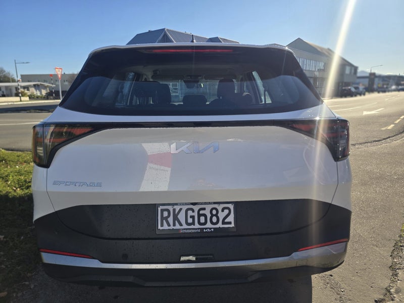 2025 Kia Sportage LX 2WD 1.6T Auto - image 5