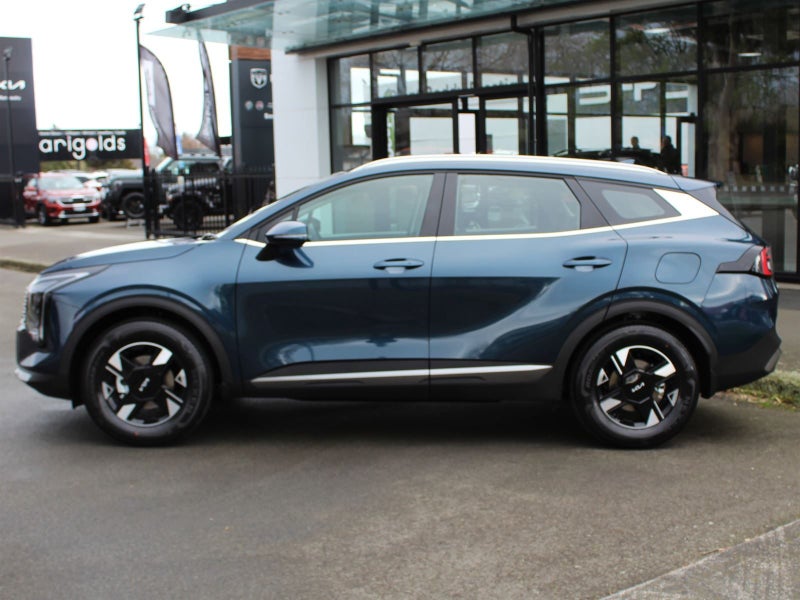 2025 Kia Sportage LX 2WD image 3