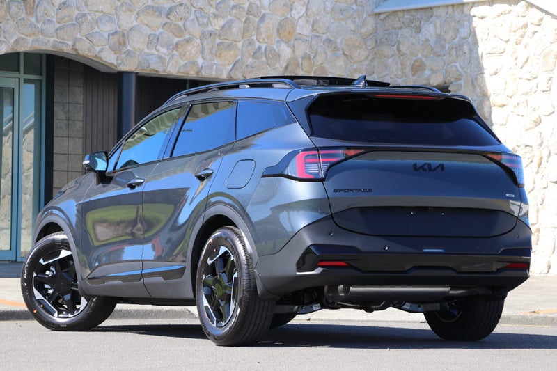 2025 Kia Sportage X-Line HEV 2WD image 2