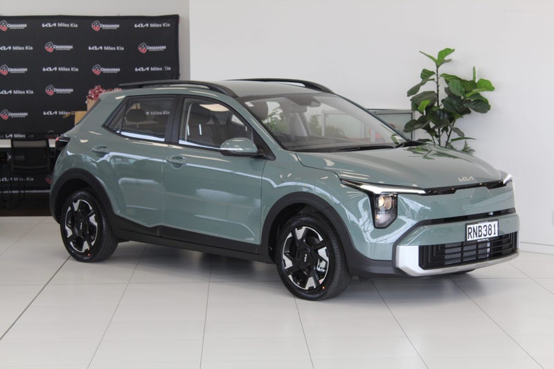 2025 Kia Stonic LX image 1