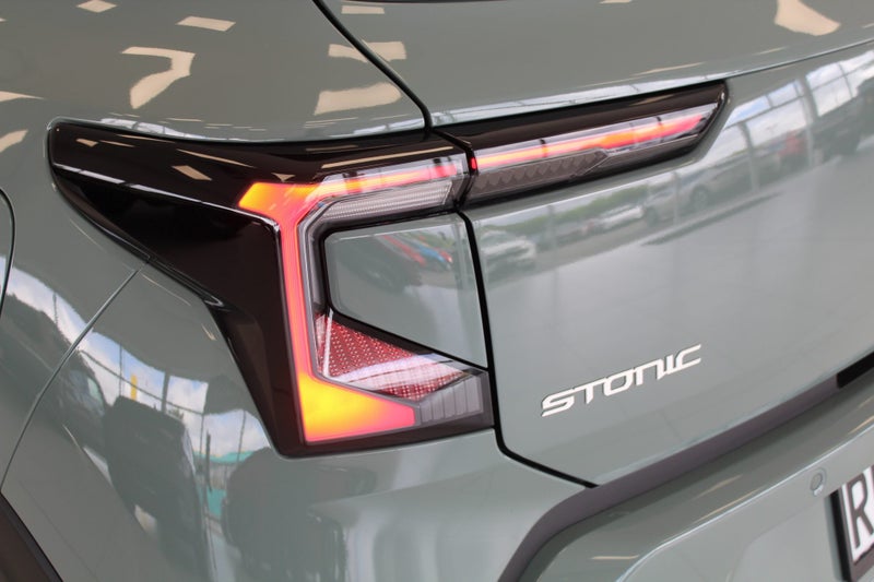 2025 Kia Stonic LX image 3