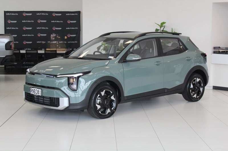 2025 Kia Stonic LX image 5