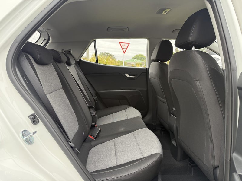 2025 Kia Stonic LX 1.0PT/7AM - image 5