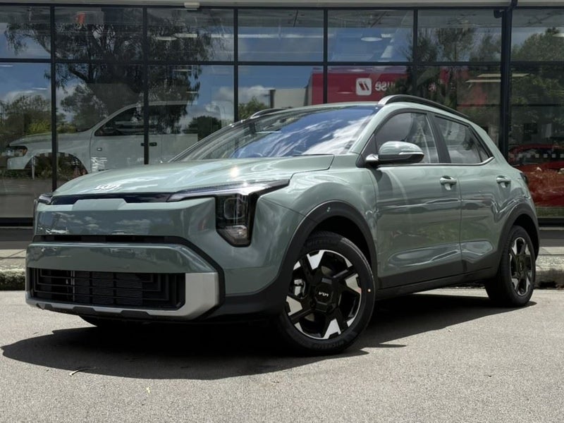 2025 Kia Stonic LX image 1