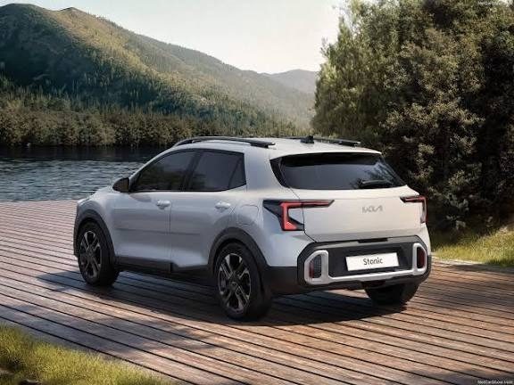 2025 Kia Stonic LX image 2