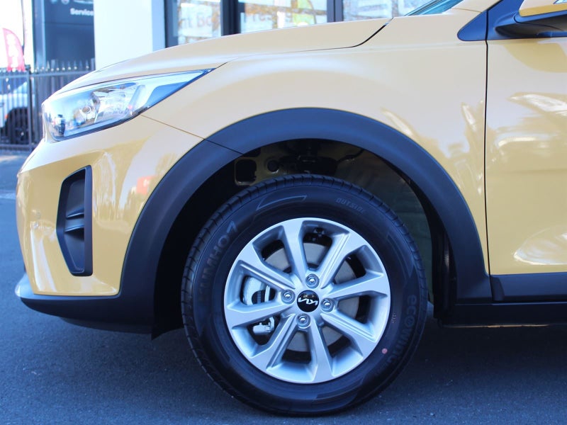 2025 Kia Stonic SX image 2