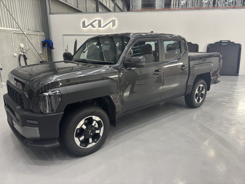 2025 Kia Tasman TX 4WD 8 speed Auto 2.2l diesel image 3