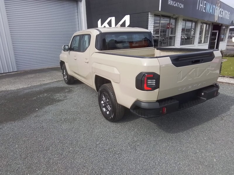 2025 Kia Tasman TXR 4 WD 2.2 Diesel 8 speed auto image 4