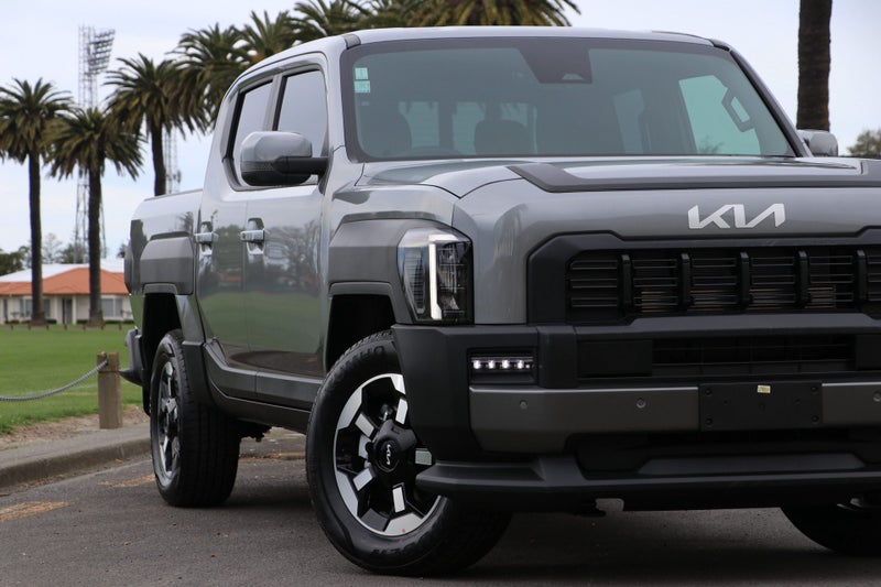 2025 Kia Tasman TXS 4WD Wellside image 5
