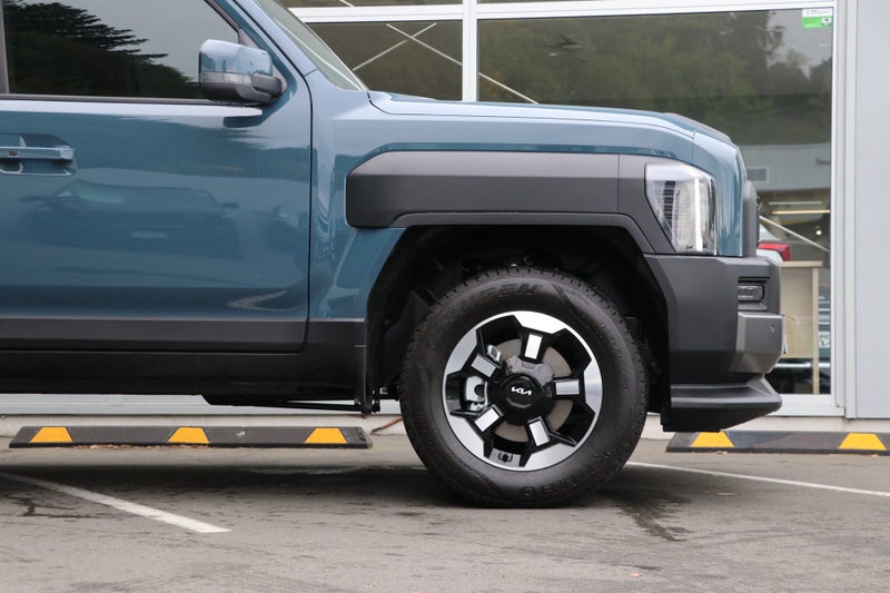 2025 Kia Tasman TXS 4WD Wellside image 4