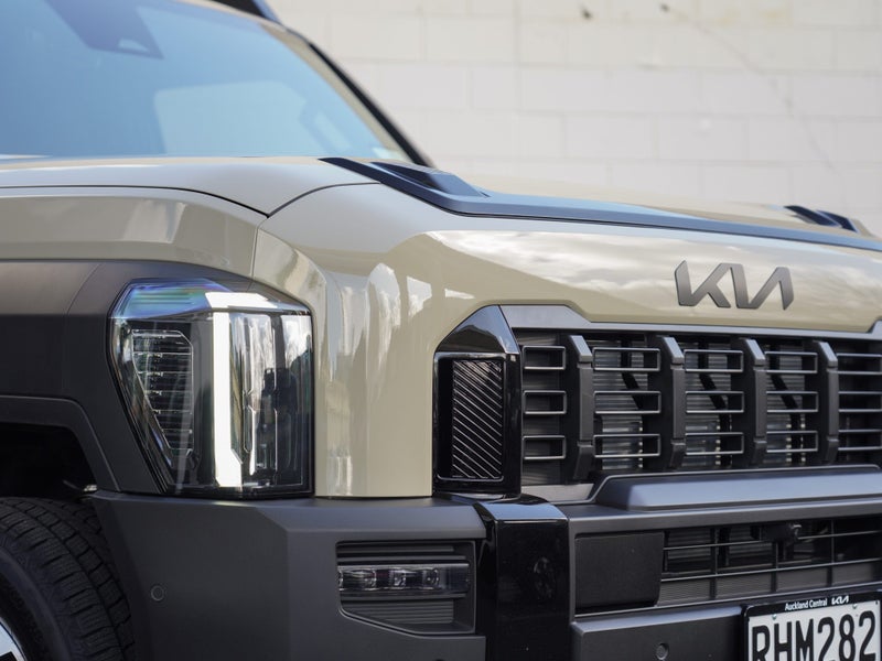 2025 Kia Tasman X-Line 2.2 Diesel DC Wellside image 5