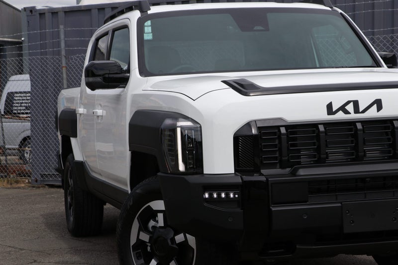 2025 Kia Tasman X-Line 4WD Wellside image 5